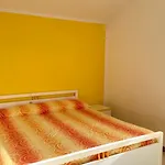 Fano, Trilocale Con Terrazzino A 30mt Dal Mare - F006 *
