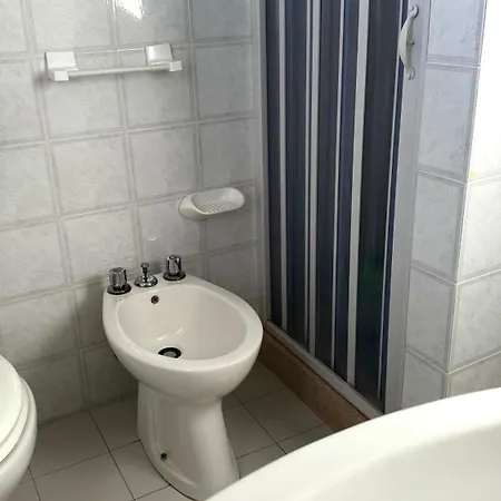 Apartamento Fano, Trilocale Con Terrazzino A 30mt Dal Mare - F006 Fano